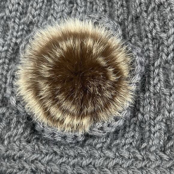 Women’s Knit Beanie Gray Crochet Rose Fur Accent Thick Warm Unbranded Winter Cap - Picture 3 of 5